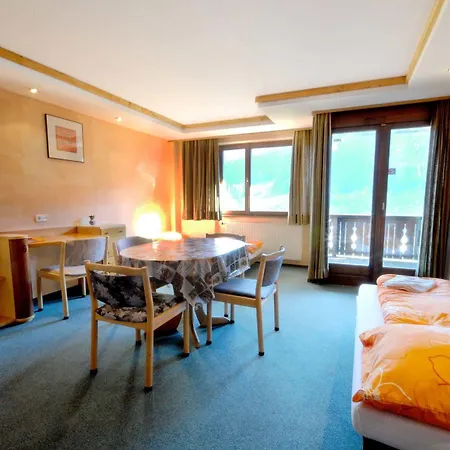 Auhof Hotell 2*